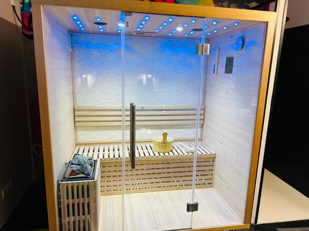 Capsule Street Art - Sauna- Jacuzzi - Playstation 5 - Billard - Netflix - Home Cinema - Terrasse Douai Zewnętrze zdjęcie