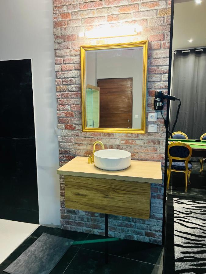 Capsule Street Art - Sauna- Jacuzzi - Playstation 5 - Billard - Netflix - Home Cinema - Terrasse Douai Zewnętrze zdjęcie