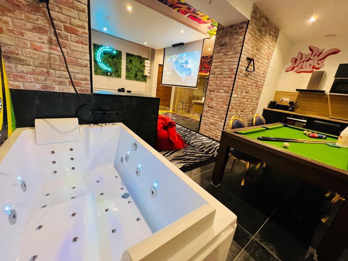 Capsule Street Art - Sauna- Jacuzzi - Playstation 5 - Billard - Netflix - Home Cinema - Terrasse Douai Zewnętrze zdjęcie