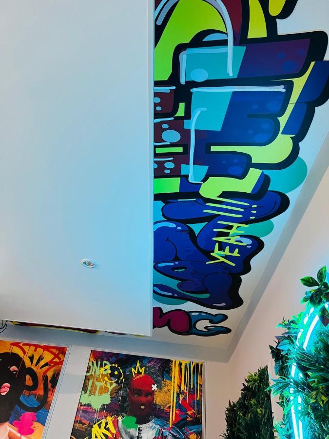 Capsule Street Art - Sauna- Jacuzzi - Playstation 5 - Billard - Netflix - Home Cinema - Terrasse Douai Zewnętrze zdjęcie