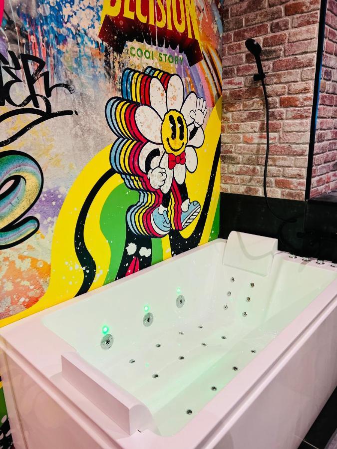 Capsule Street Art - Sauna- Jacuzzi - Playstation 5 - Billard - Netflix - Home Cinema - Terrasse Douai Zewnętrze zdjęcie